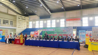 <a href="/tin-tuc" title="Tin tức" rel="dofollow">Tin tức</a>